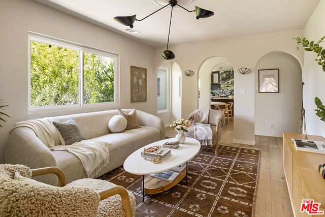 1432 El Paso Drive, Los Angeles, CA 90065