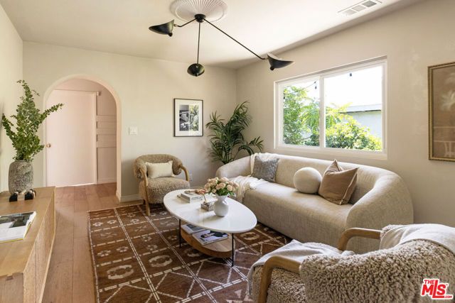 1432 El Paso Drive, Los Angeles, CA 90065