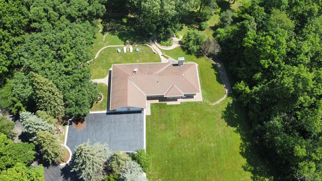 26575 N Fairfield Road, Wauconda, IL 60084