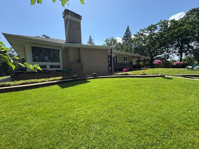26575 N Fairfield Road, Wauconda, IL 60084