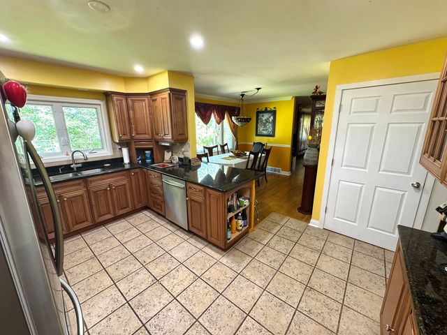 26575 N Fairfield Road, Wauconda, IL 60084