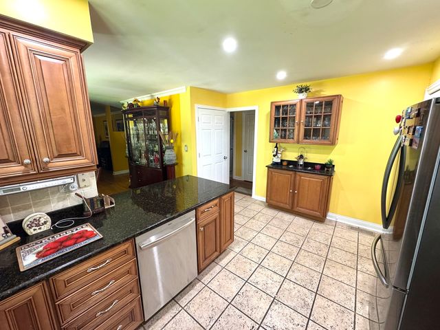 26575 N Fairfield Road, Wauconda, IL 60084