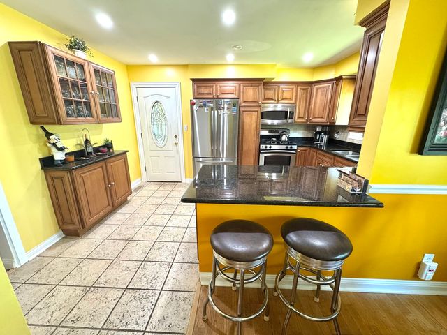 26575 N Fairfield Road, Wauconda, IL 60084