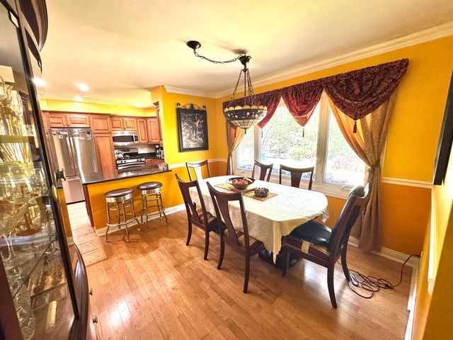 26575 N Fairfield Road, Wauconda, IL 60084