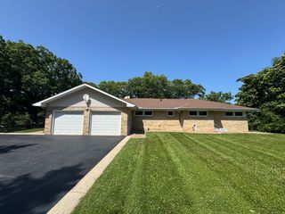 26575 N Fairfield Road, Wauconda, IL 60084