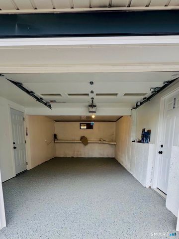 17 Rhoda Lane, Bristol, CT 06010