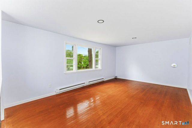 17 Rhoda Lane, Bristol, CT 06010