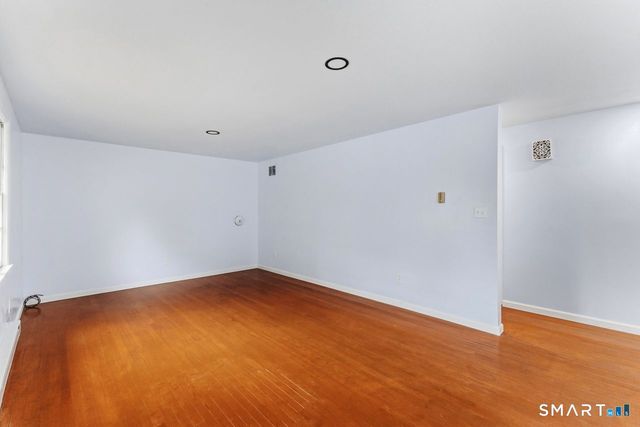 17 Rhoda Lane, Bristol, CT 06010