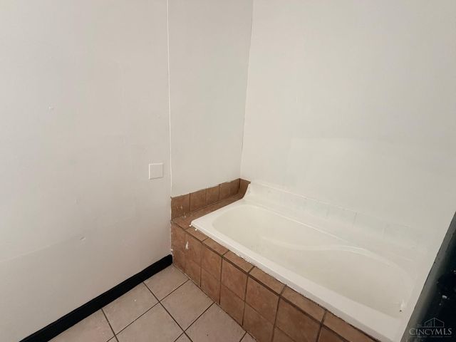 252 Renner St, Cincinnati, OH 45214