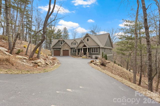 719 Overlook Drive, Flat Rock, NC 28731