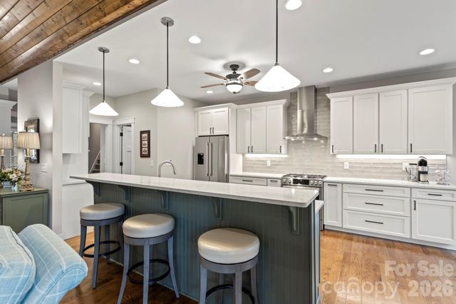 719 Overlook Drive, Flat Rock, NC 28731