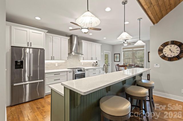 719 Overlook Drive, Flat Rock, NC 28731