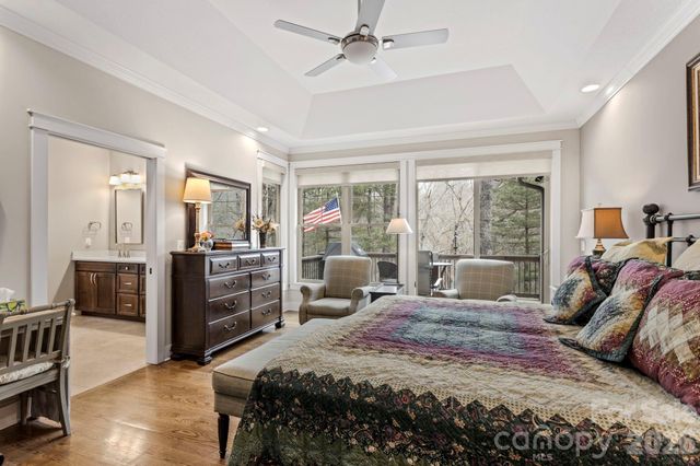 719 Overlook Drive, Flat Rock, NC 28731