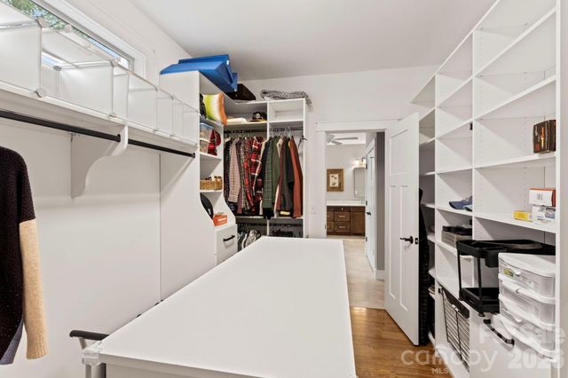 719 Overlook Drive, Flat Rock, NC 28731