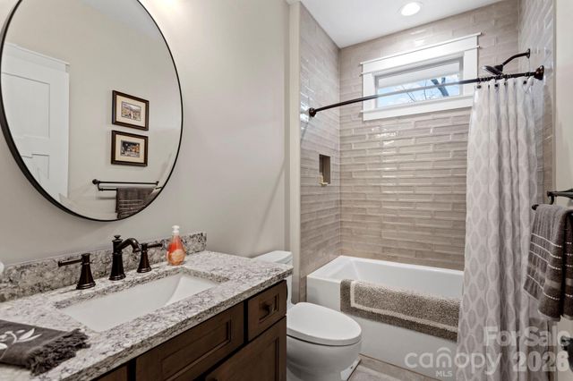 719 Overlook Drive, Flat Rock, NC 28731