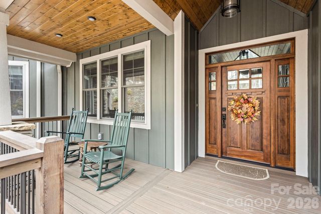 719 Overlook Drive, Flat Rock, NC 28731