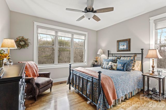 719 Overlook Drive, Flat Rock, NC 28731