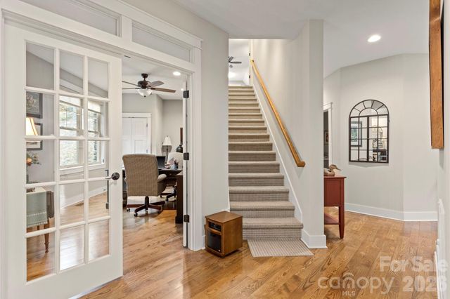 719 Overlook Drive, Flat Rock, NC 28731