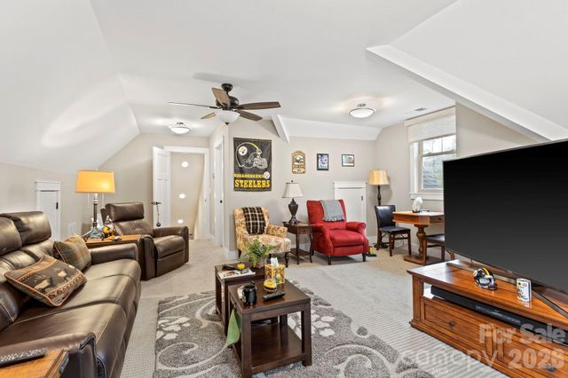 719 Overlook Drive, Flat Rock, NC 28731