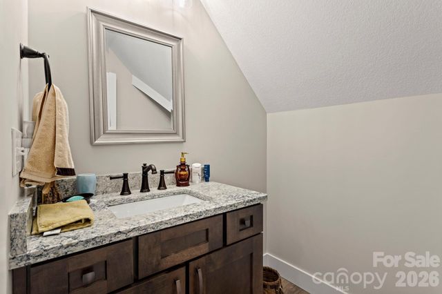 719 Overlook Drive, Flat Rock, NC 28731