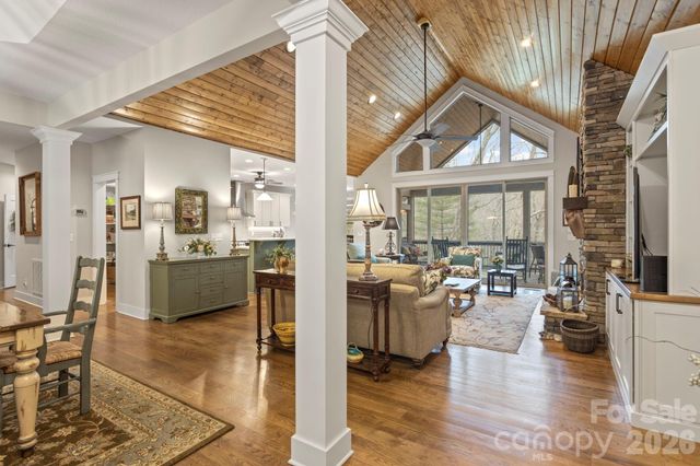 719 Overlook Drive, Flat Rock, NC 28731