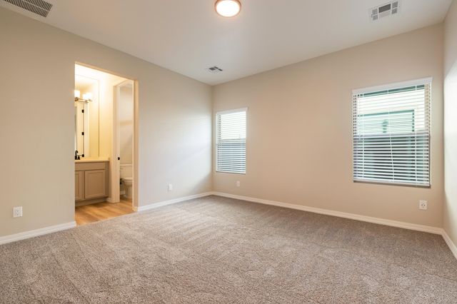 6048 Diebenkorn Drive SE, Albuquerque, NM 87106