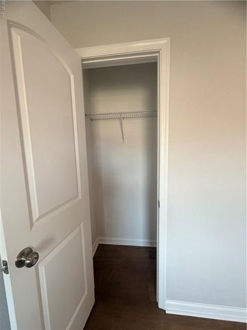 615 Gary LN, Hampton, VA 23661