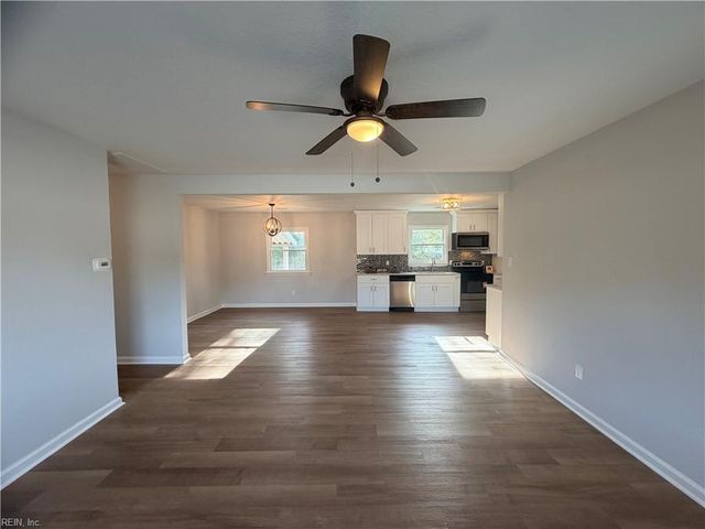 615 Gary LN, Hampton, VA 23661
