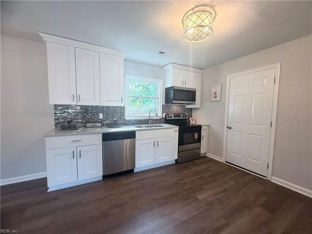 615 Gary LN, Hampton, VA 23661
