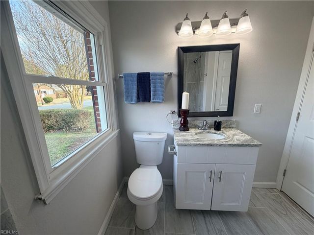 615 Gary LN, Hampton, VA 23661