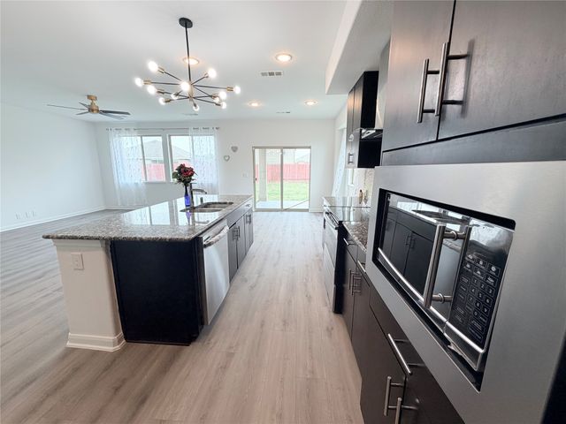 3310 Tanseyleaf Drive, Forney, TX 75126