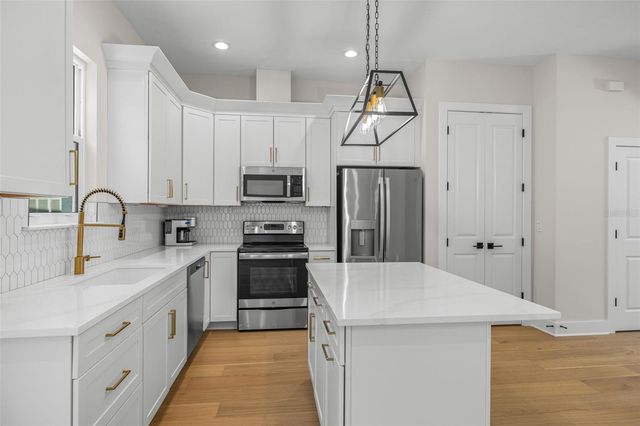 3722 W MANGO AVENUE 10, Tampa, FL 33611