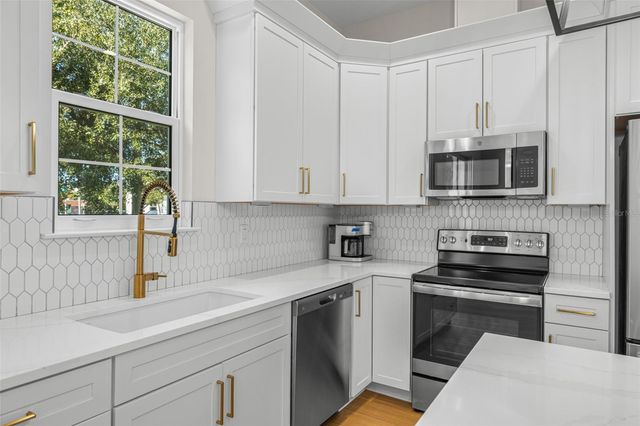 3722 W MANGO AVENUE 10, Tampa, FL 33611