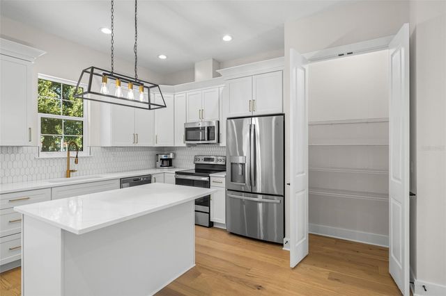 3722 W MANGO AVENUE 10, Tampa, FL 33611