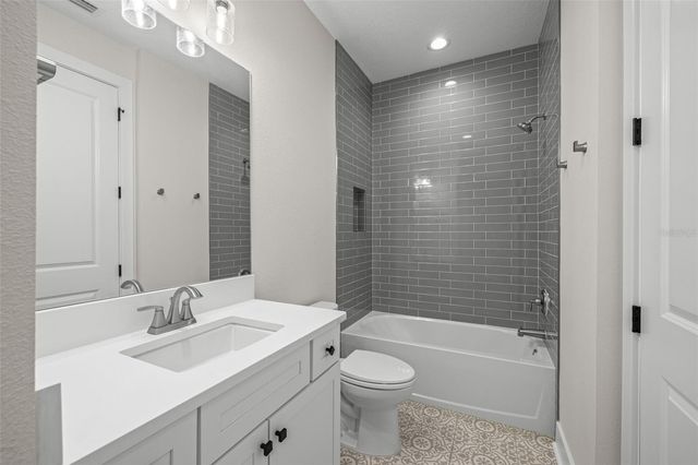 3722 W MANGO AVENUE 10, Tampa, FL 33611