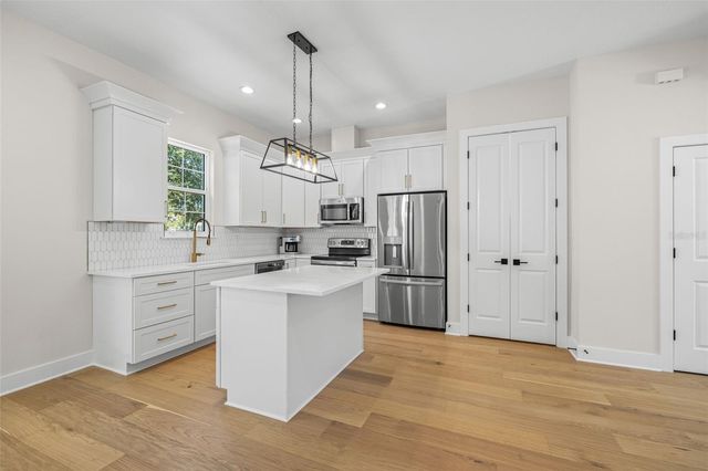 3722 W MANGO AVENUE 10, Tampa, FL 33611