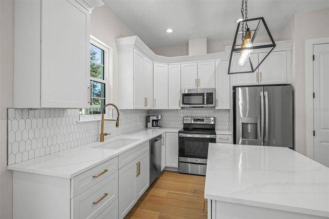 3722 W MANGO AVENUE 10, Tampa, FL 33611