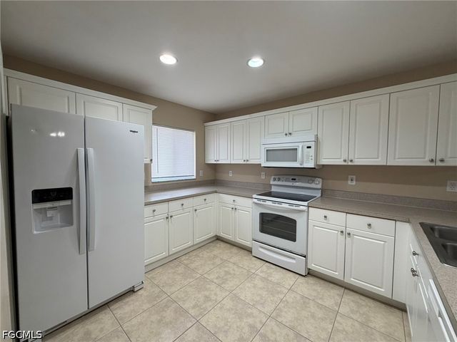 3404 NE 9th AVE, Cape Coral, FL 33909