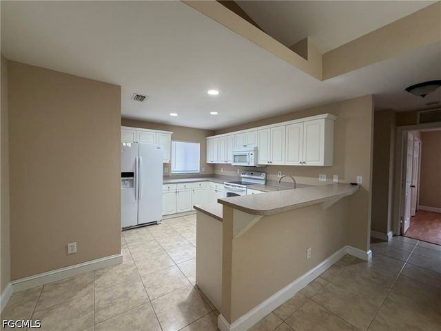 3404 NE 9th AVE, Cape Coral, FL 33909