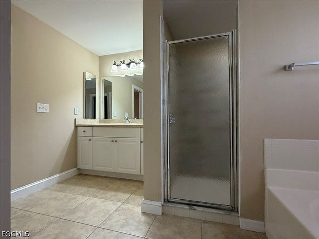 3404 NE 9th AVE, Cape Coral, FL 33909