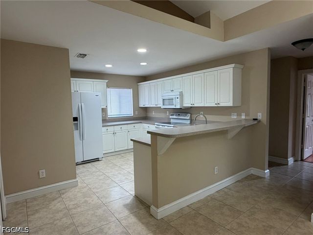 3404 NE 9th AVE, Cape Coral, FL 33909