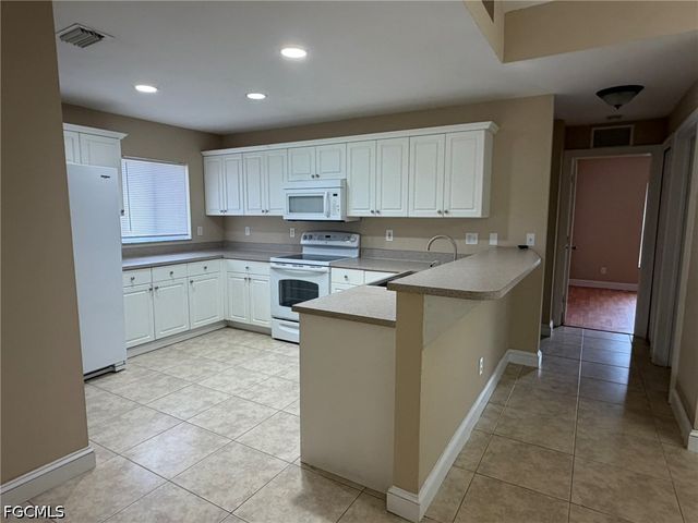3404 NE 9th AVE, Cape Coral, FL 33909