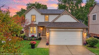 1664 Hanley Court, Birmingham, MI 48009