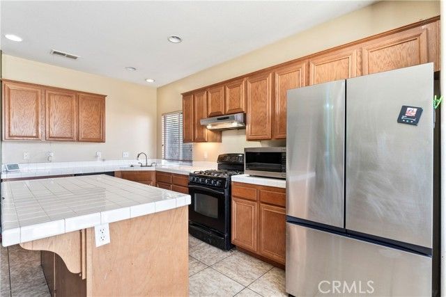 1027 Shady Court, San Jacinto, CA 92582