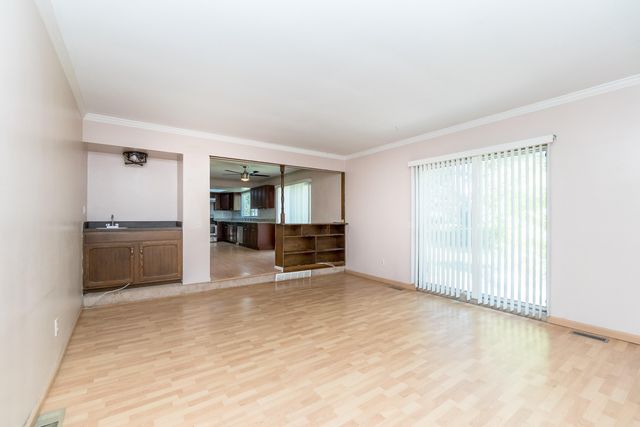 21860 Clover Lane, Novi City, MI 48375