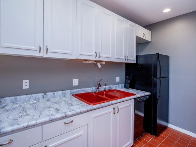 230 Exchange Street S M, Saint Paul, MN 55102