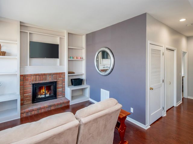 230 Exchange Street S M, Saint Paul, MN 55102
