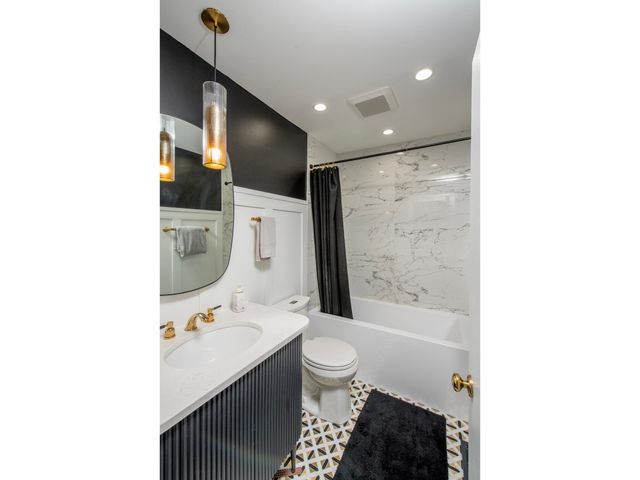 230 Exchange Street S M, Saint Paul, MN 55102