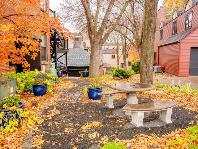 230 Exchange Street S M, Saint Paul, MN 55102