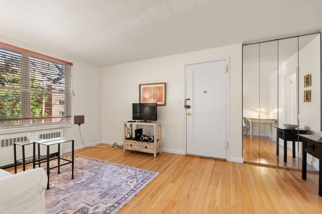 136 Beaconsfield Rd 2, Brookline, MA 02445